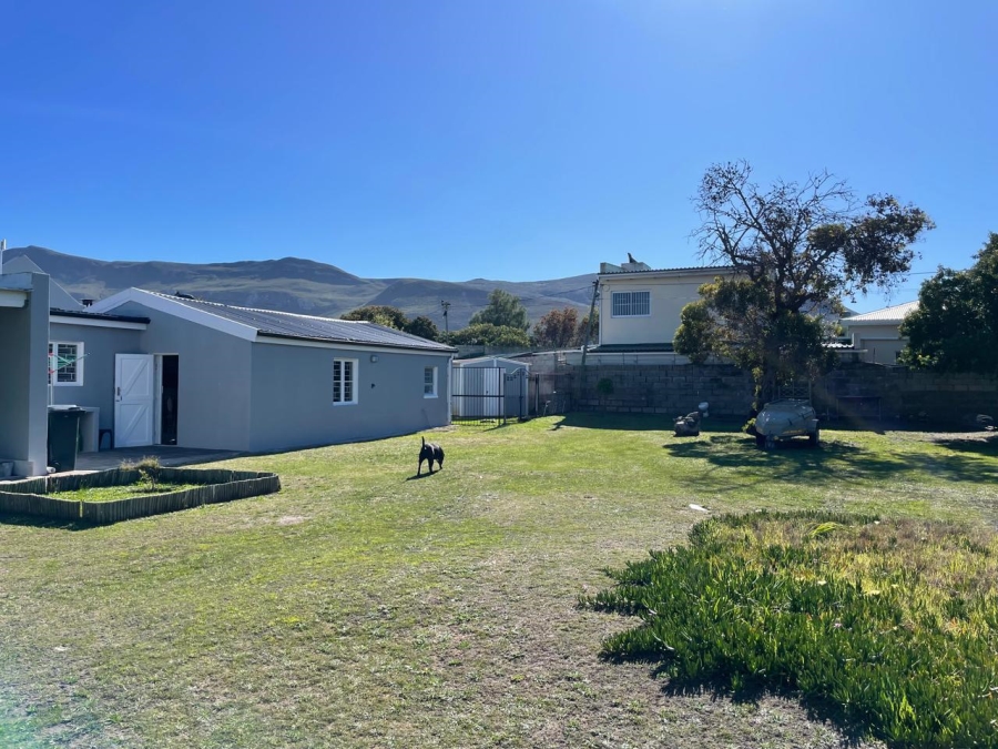 3 Bedroom Property for Sale in Sandbaai Western Cape